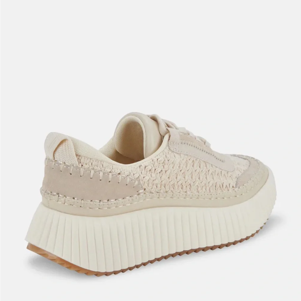 Dolce Vita Dolen Sneaker in Sandstone